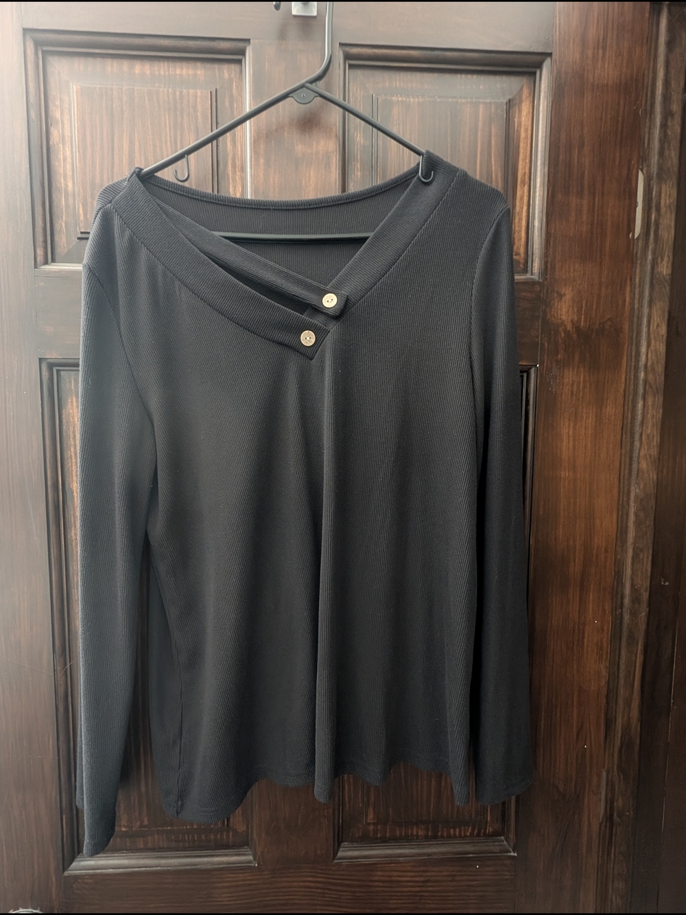Women's Black Long-Sleeve V-Neck Top with Button Detail